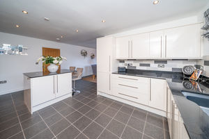 KITCHEN- click for photo gallery